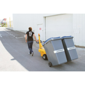 Tracteur électrique pour sortir les poubelles - A conducteur accompagnant.