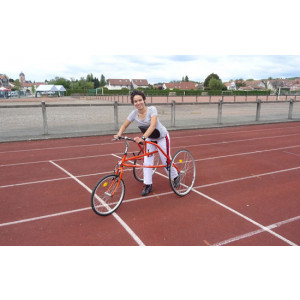 Tricycle à propulsion par les pieds - Nombreux accessoires  -   Selles et plastrons