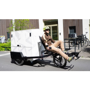 https://www.techni-contact.site/ressources/images/produits/merchandising/velo-cargo-urbain-23457372-1.jpg - Conçu pour la livraison de colis en ville