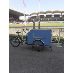 https://www.techni-contact.site/ressources/images/produits/merchandising/velo-food-truck-87755525-1.jpg - Vélo distributeur bières