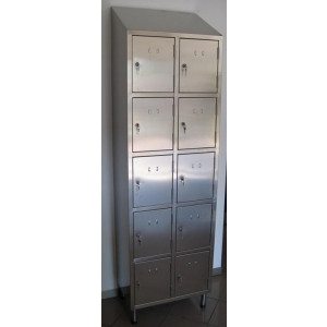 Vestiaire multicases 10 portes inox - En acier inox - Dimensions (L x P x H) : 610 x 400 x 2160 mm