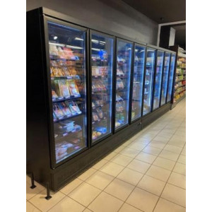 https://www.techni-contact.site/ressources/images/produits/merchandising/vitrine-murale-supermarche-73524495-1.jpg - Options de tailles et de style variées disponibles