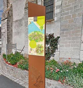 Totem en métal 