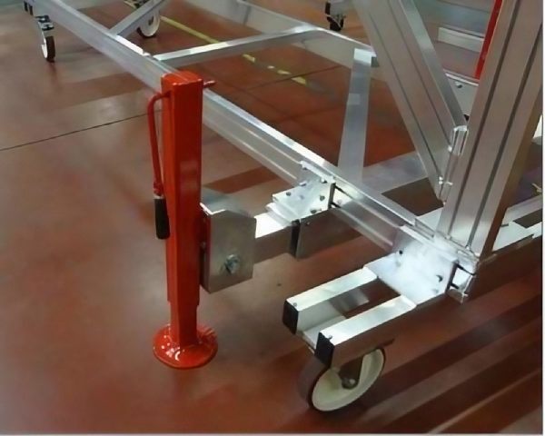 Roues pivotantes à frein – Béquilles d’immobilisation avec poignée retombante 