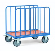 Chariot à ridelles