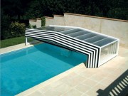 Abri bas pour piscine