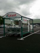 Abri pour chariots de magasin