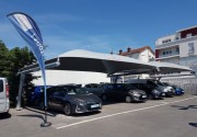 Abri voiture pour concessionnaire auto personnalisable