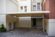 Abri voiture réglable en hauteur