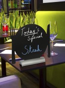 Ardoise de table avec socle en aluminium