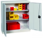 Armoire d'atelier à portes battantes 2 ou 4 tablettes
