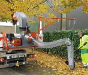 Aspirateur de feuilles adaptable sur ridelle 