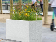 Bac à fleurs rectangulaire en béton