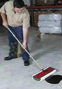 Balai absorbant pour hydrocarbures