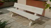 Banc à dossier béton blanc