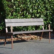 Banc en fonte et plastique recyclé