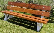 Banc pin piètement béton
