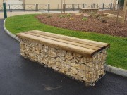 Banquette urbaine en gabion 