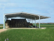 Bâtiment galvanisé -16,60x24x5m avec auvent de 4m