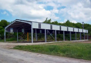Bâtiment ouvert de 504m² jusqu'à 550m d'altitude