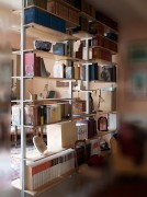 Bibliothèque aluminium à étagères bois