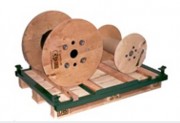 Bobine à câble en bois