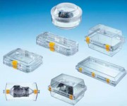 Boite de transport à membrane élastique