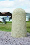 Borne en béton H 75 cm