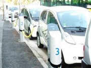 Borne recharge voiture électrique interactive