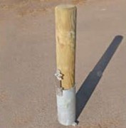 Borne urbaine amovible en bois