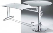 Bureau assis debout en verre