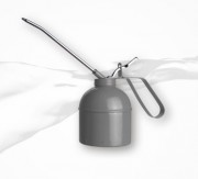 Burette huile en métal
