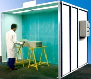 Cabine de peinture liquide ouverte