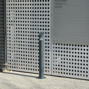 Cendrier acier sur pied