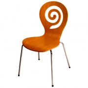 Chaise en bois contreplaqué