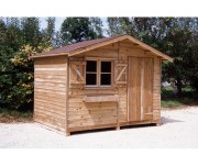 Chalet en bois à fenêtre en vantaux