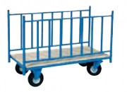 Chariot avec 2 ridelles latérales