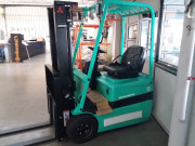 Chariot élévateur frontal 3 roues en occasion