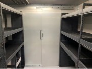 Cloison avec porte coulissante