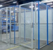 Cloison industrielle à porte battante ou coulissante