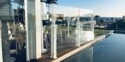Cloison pour abri de terrasse, restaurant rétractable électrique
