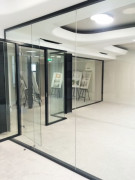 Cloison vitrée bord à bord