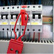 Consignation pour disjoncteurs concaves