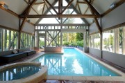 Construction piscine interieure maison