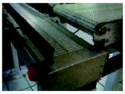 Convoyeur à tapis plastique rectiligne