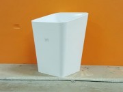 Corbeille de bureau en plastique dur