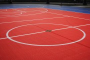 Dalles PVC terrain de foot intérieur