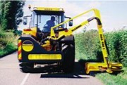 Epareuse débroussailleuse à bras déporté 4.8m