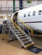 Dock et escabeau d'accès aéronautique