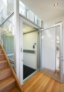 Elevateur handicape à vérin latéral